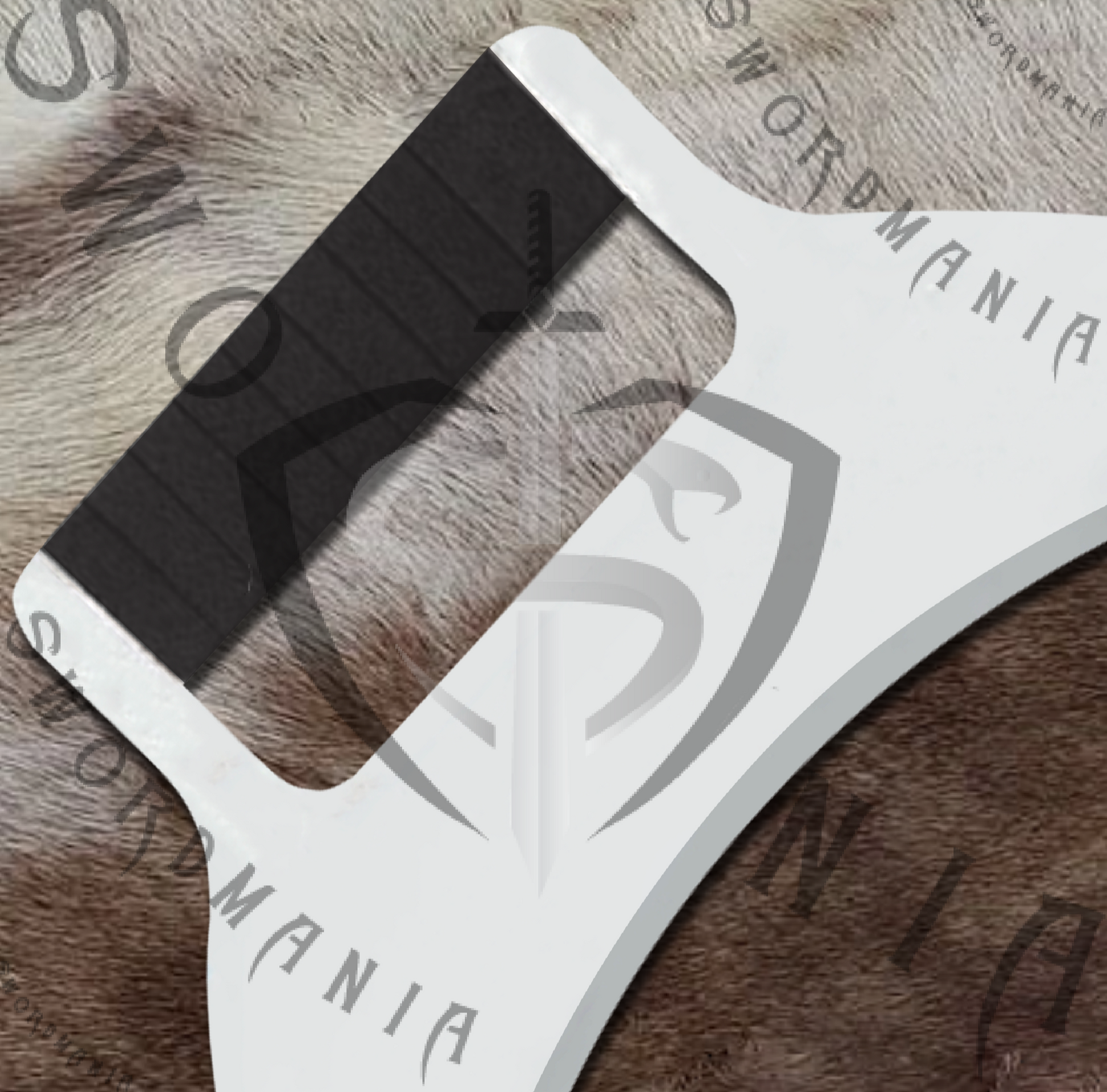 The knife's handle is also forged full tang, making the entire knife a one piece knife. The handle has leather wrapping on it, offering better grip and practicality while using.