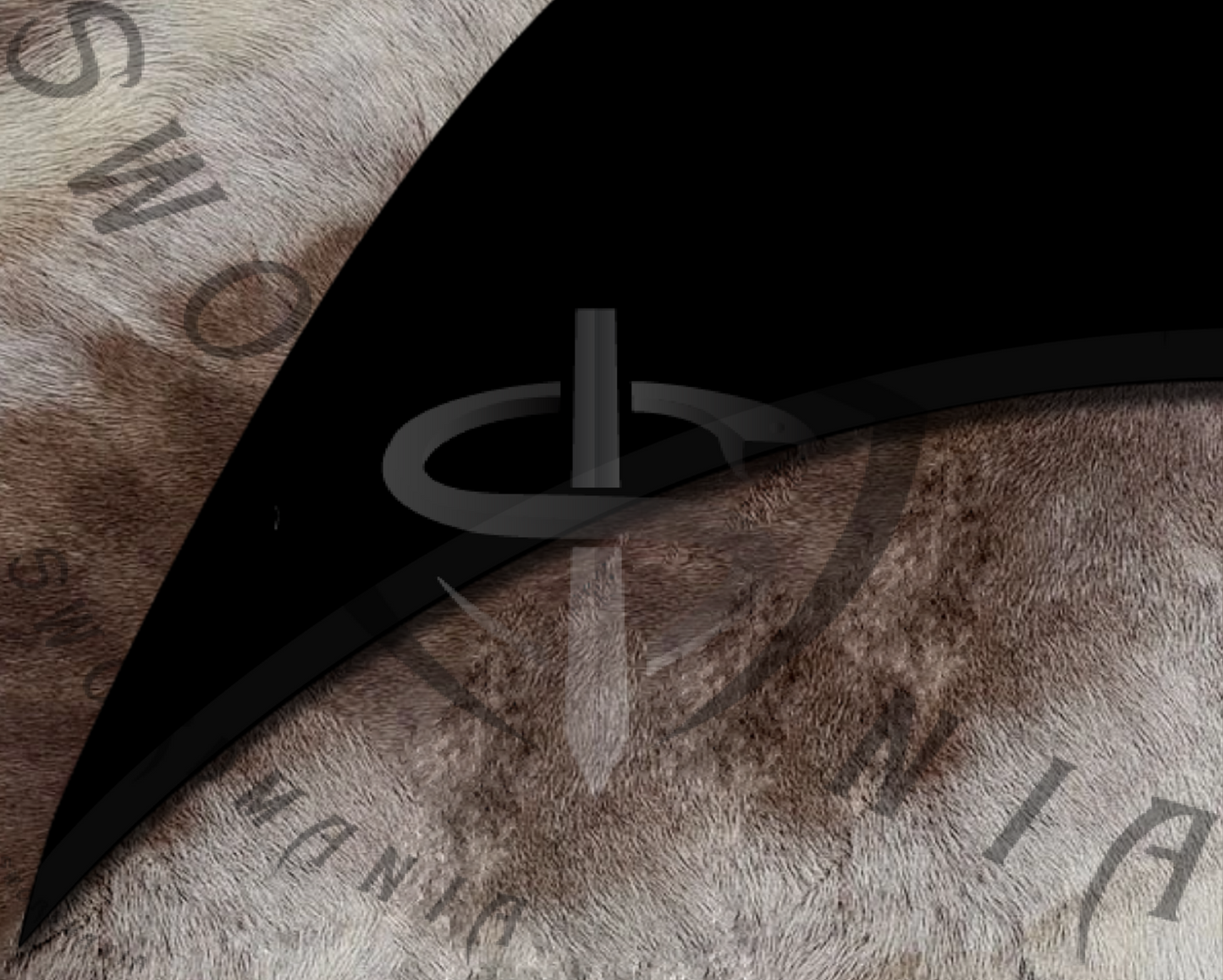 Knife is an enchanting blend of Klingon craftsmanship and bravery. Its forged blade features the exquisite high polish finish