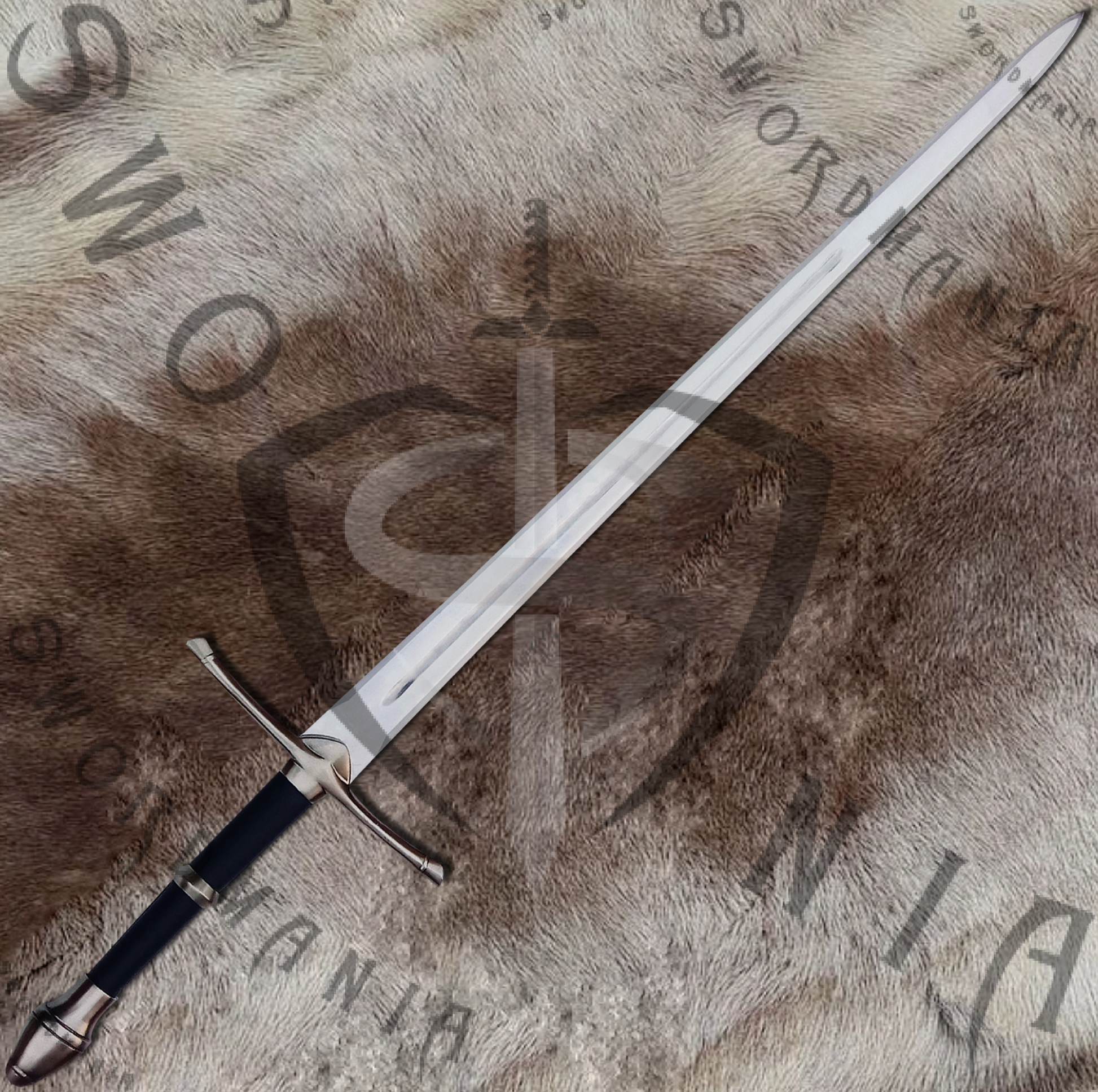 LOTR Black Strider sword of Aragorn is handmade, hand forged full tang 45in full scale sword with high polish finished blade that is edged and for its safety during carriage and cosplay and the high quality manufacturing of the sword of aragorn by expert swordsmiths at SWORDMANIA
